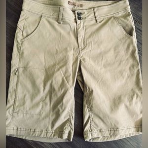PRANA womens size 10 shorts in excellent condition